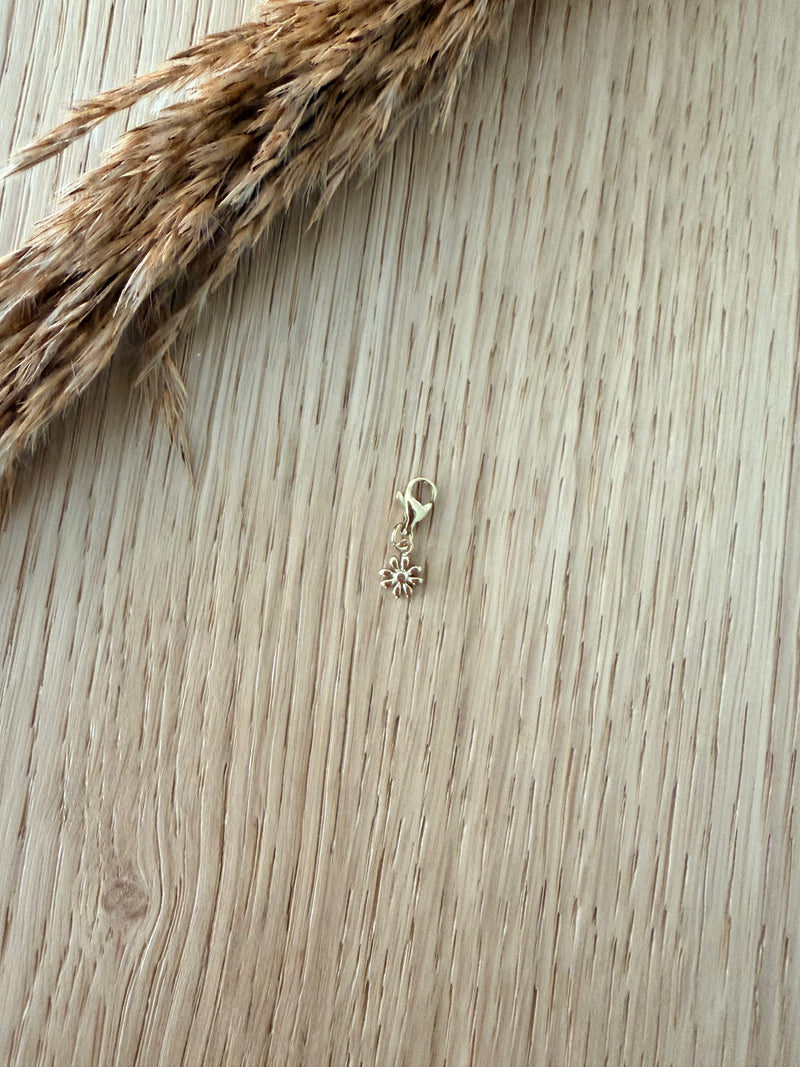 Charm petite fleur