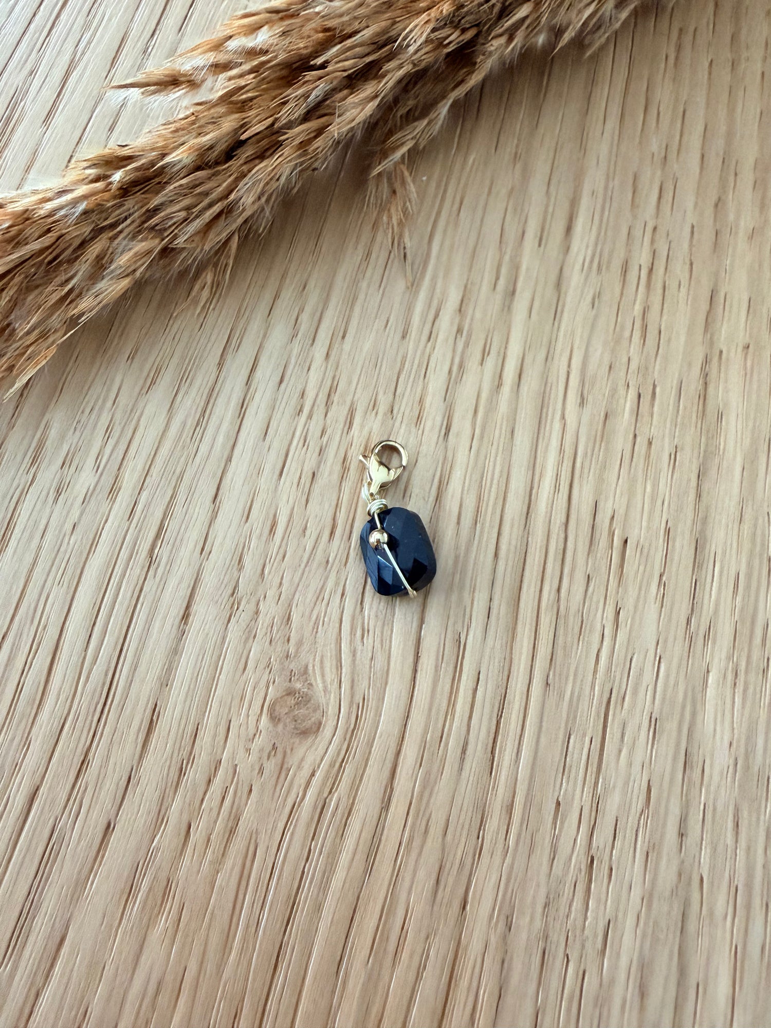 Charm Onyx